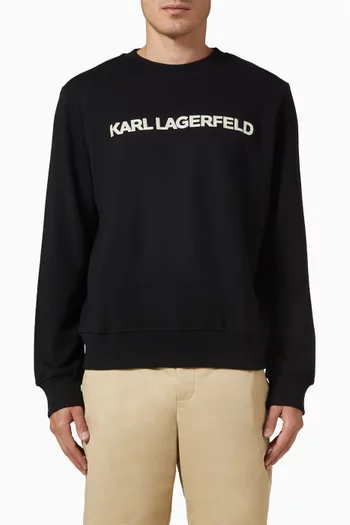 Essential Logo Sweatshirt