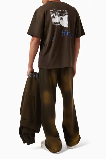 تي شيرت بعبارة Surf Shop وقصة مربعة قطن