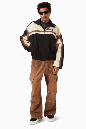 جاكيت بومبر بشعار الماركة قنب