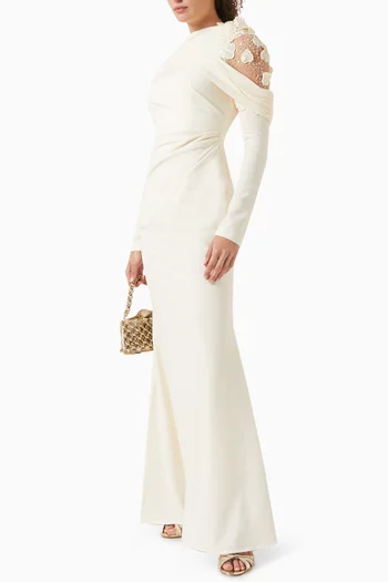 فستان بقصة حورية البحر وتطريزات