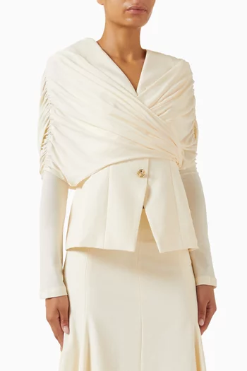 بلوزة بدرابيه بتصميم متقاطع