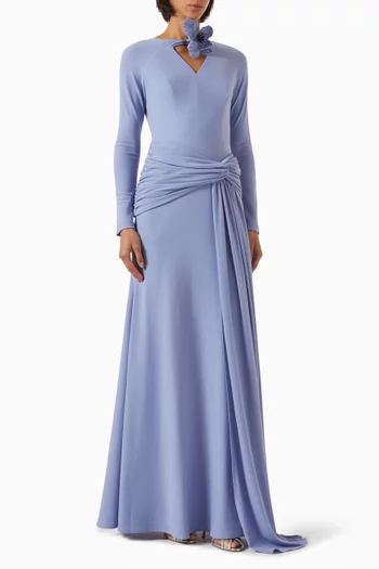 فستان بدرابيه وتطريزات زهور