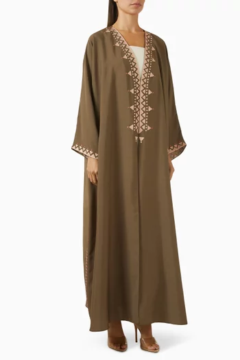 عباية مطرزة