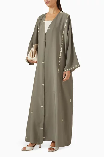 عباية مطرزة