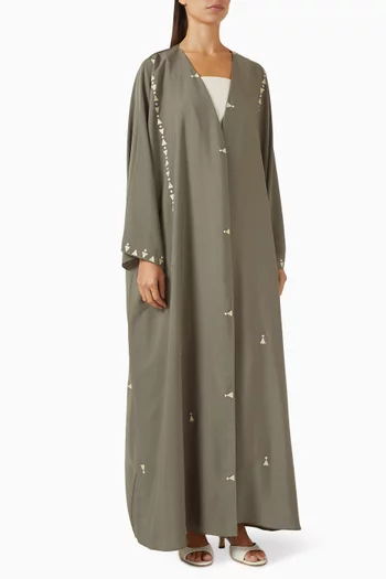 عباية مطرزة