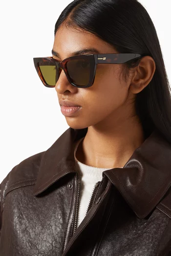 LE COEUR IS DESIGNED WITH A STRUCTURED CAT-EYE SILHOUETTE, OFFERING A REFINED YET EFFORTLESS AESTHETIC.:Brown    :One Size|218783484