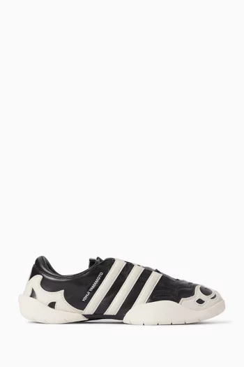Regu 2002 Sneakers in Leather
