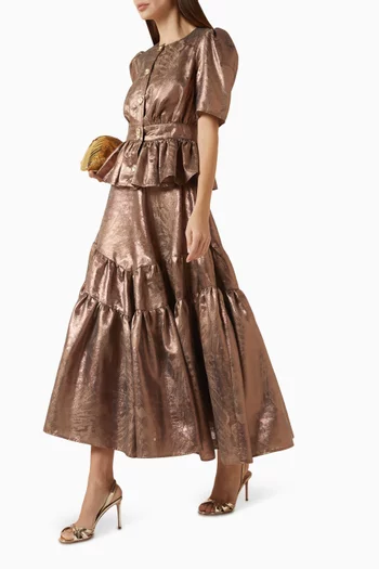 تنورة متوسطة الطول بطبقات