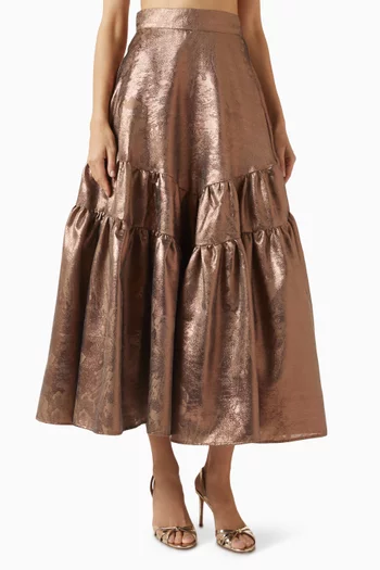 تنورة متوسطة الطول بطبقات