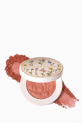 101. Nadine Prive Cashmere Touch Silky Blurring Blush Powder, 5.5g