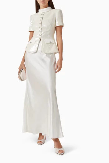 فستان طويل ومطرز بالترتر