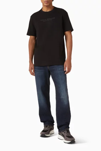 تي شيرت مزين بشعار الماركة قطن