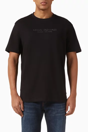 تي شيرت مزين بشعار الماركة قطن