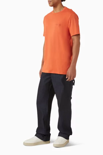 تي شيرت مزين بشعار الماركة قطن