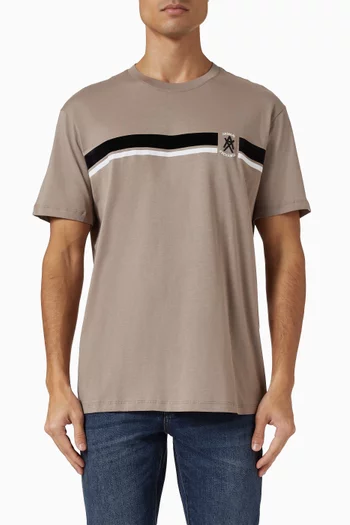 تي شيرت بشعار الماركة قطن