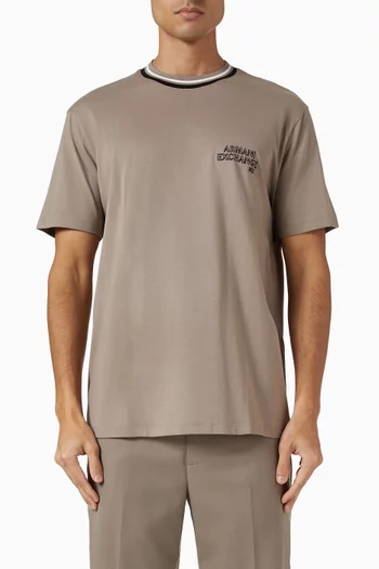 تي شيرت مزين بشعار الماركة قطن