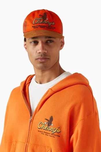 كاب تراكر بشعار Outfitter