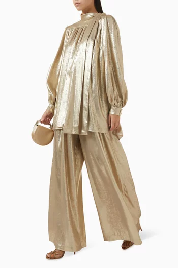 بلوزة لامعة بوشاح