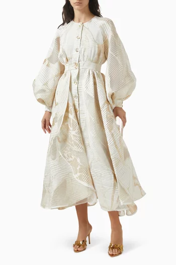 فستان طويل بأكمام منفوخة وحزام