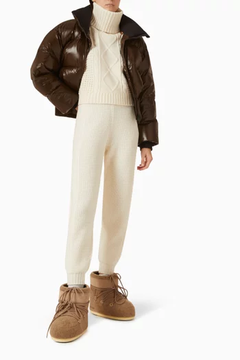 بلوزة بلا أكمام مطرزة بكريستال صوف مارينو