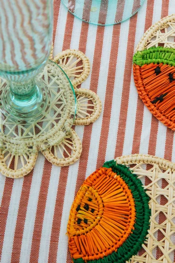 قاعدة أكواب ديزي