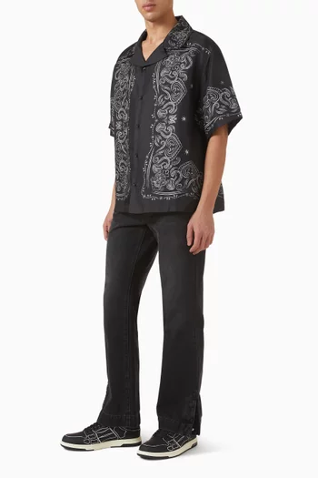 قميص بولينغ فضفاض بنقشة باندانا حرير