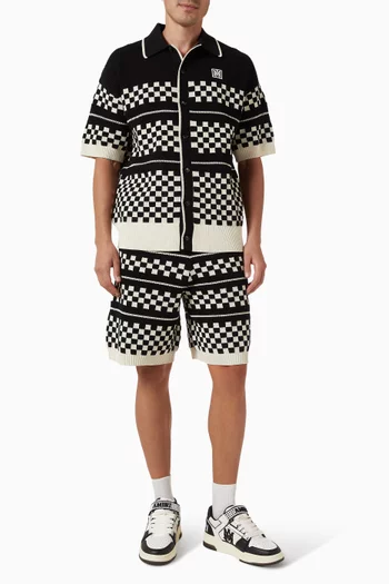 شورت بنقشة مربعات ومنسوج من قماش شبكي