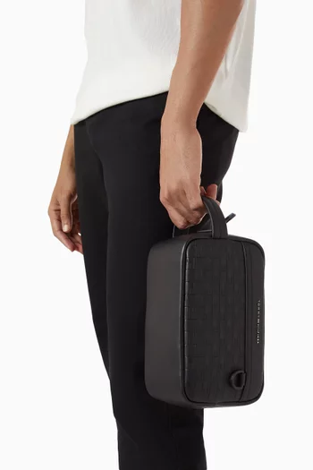 Modern Washbag in Pebbled Leather