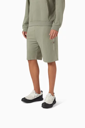 سنيكرز اوتدور شمواه معالج