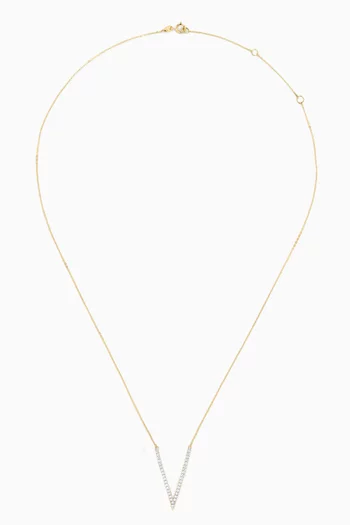 قلادة فاليريا بدلاية حرف V‏ ذهب عيار 18