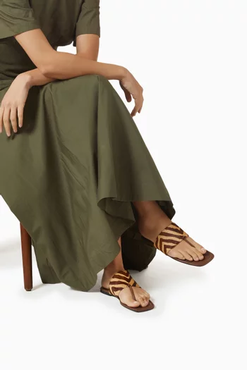 حذاء مفتوح مارثا بسيور على شكل حرف T شمواه جلد عجل بنقشة زيبرا