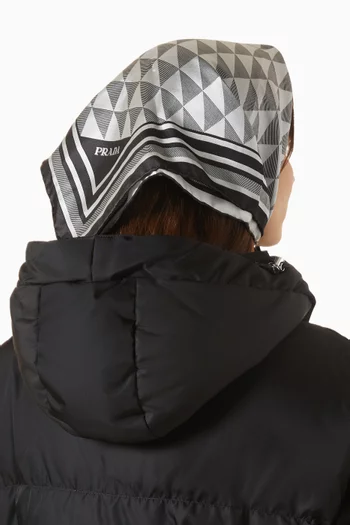 Printed Scarf in Silk Twill