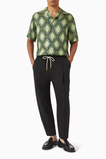 قميص بنقشة ميدالية