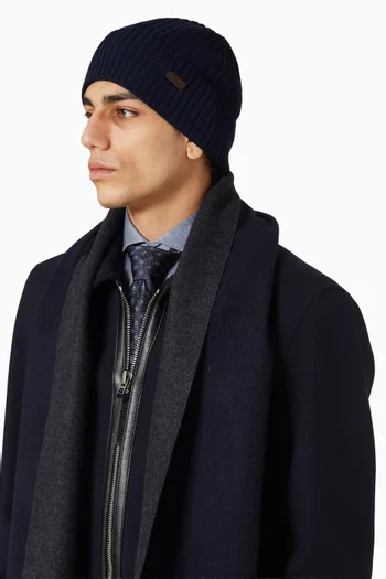 Beanie in Wool-knit