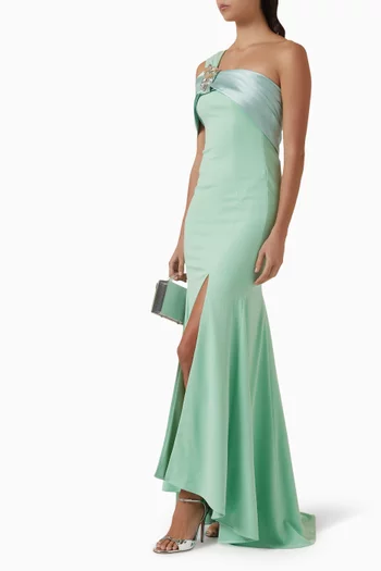 فستان طويل بتصميم غير متماثل