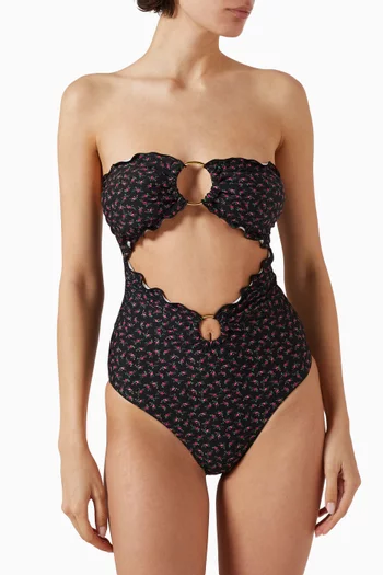 لباس سباحة أليس قطعة واحدة