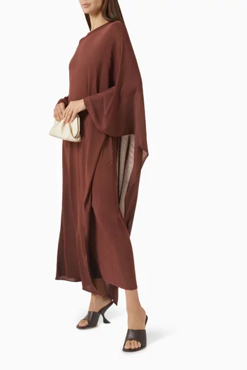 فستان بأكمام غير متماثلة