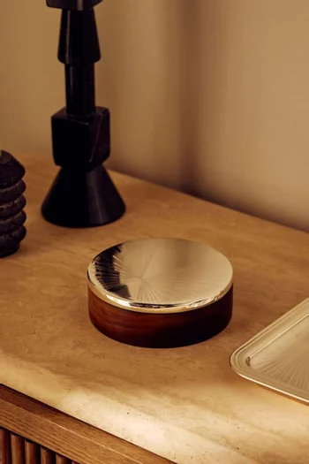 Affaires Spéciales Yasmin Al Mulla Box