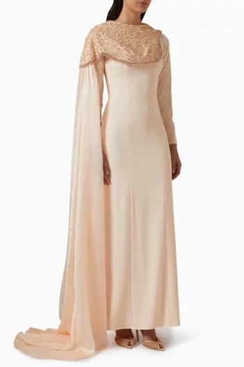 فستان فين مزين بتطريزات