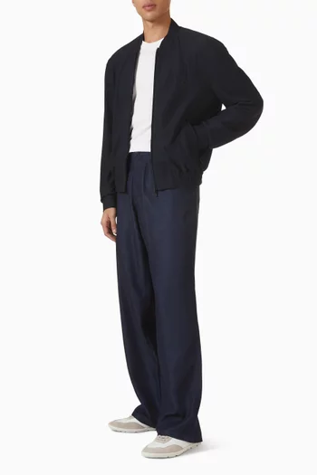 جاكيت مطرز بشعار الماركة على الصدر قماش شبكي