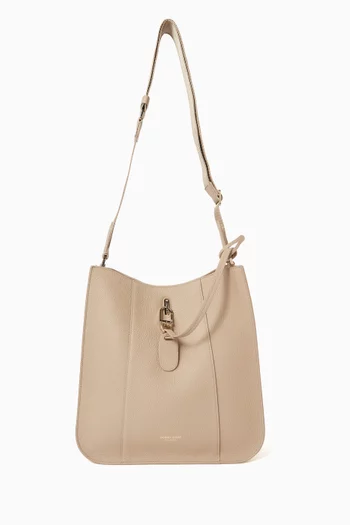 Shoulder Bag in Grained Leather