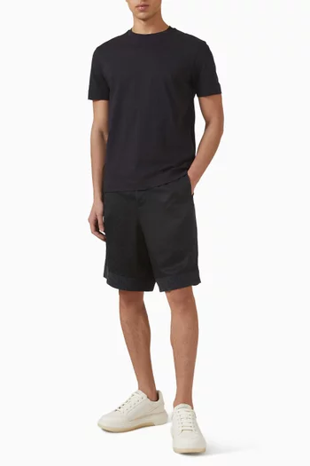 شورت برمودا بنقشة بيزلي