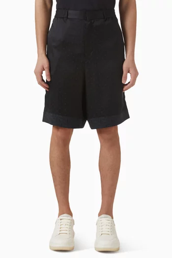 شورت برمودا بنقشة بيزلي