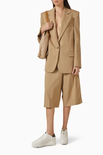 شورت برمودا بقصة ساق واسعة وكلاسيكية