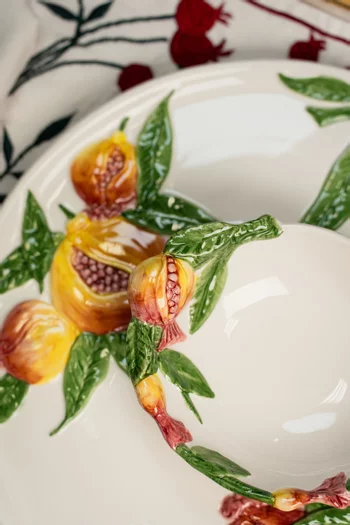 طبق تقديم بتفاصيل بشكل رمان خزف بطلاء يدوي