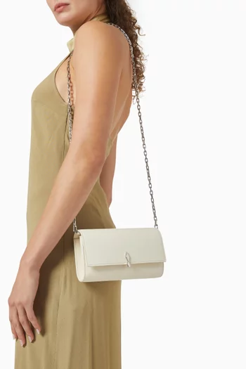 حقيبة بتينا صغيرة بسلسلة جلد