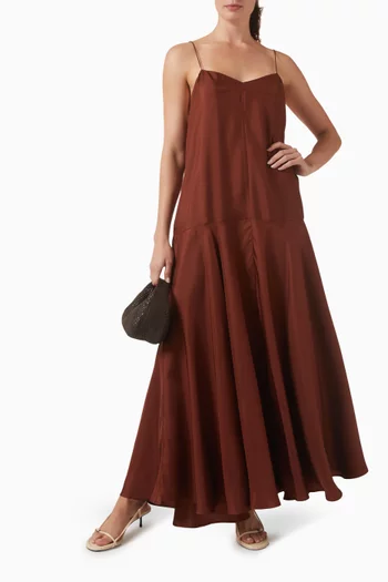 فستان بتصميم سهل الارتداء وقصة فضفاضة حرير تويل