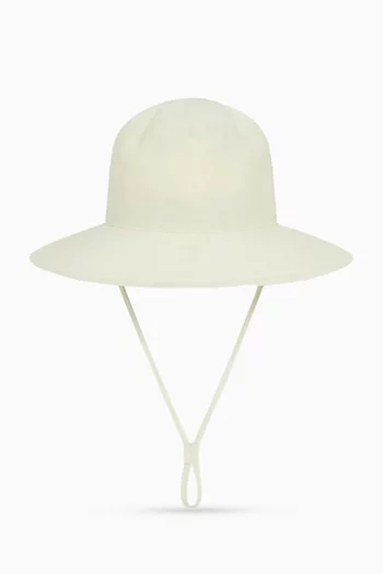 كاب برقعة بشعار الماركة