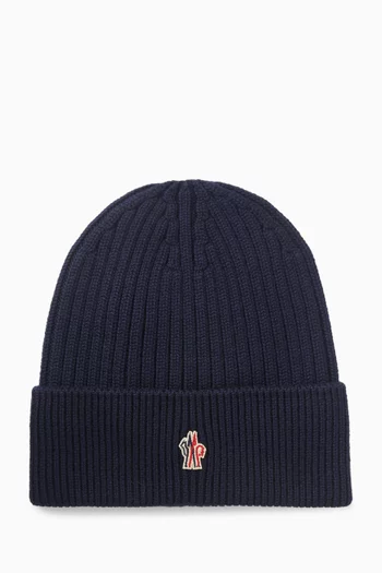 قبعة بيني بشعار الماركة صوف