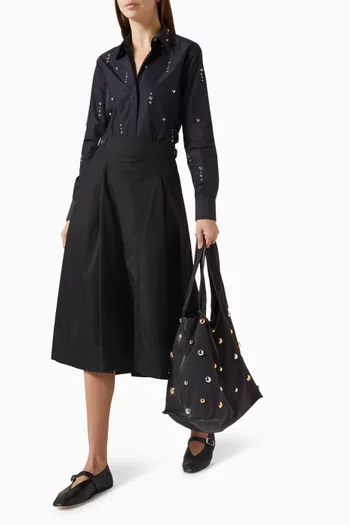 قميص مطرز بحلي معدنية